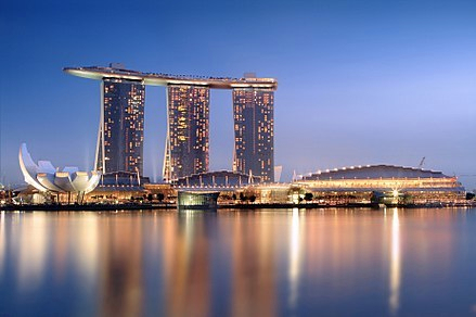 440px-Marina_Bay_Sands_in_the_evening_-_20101120